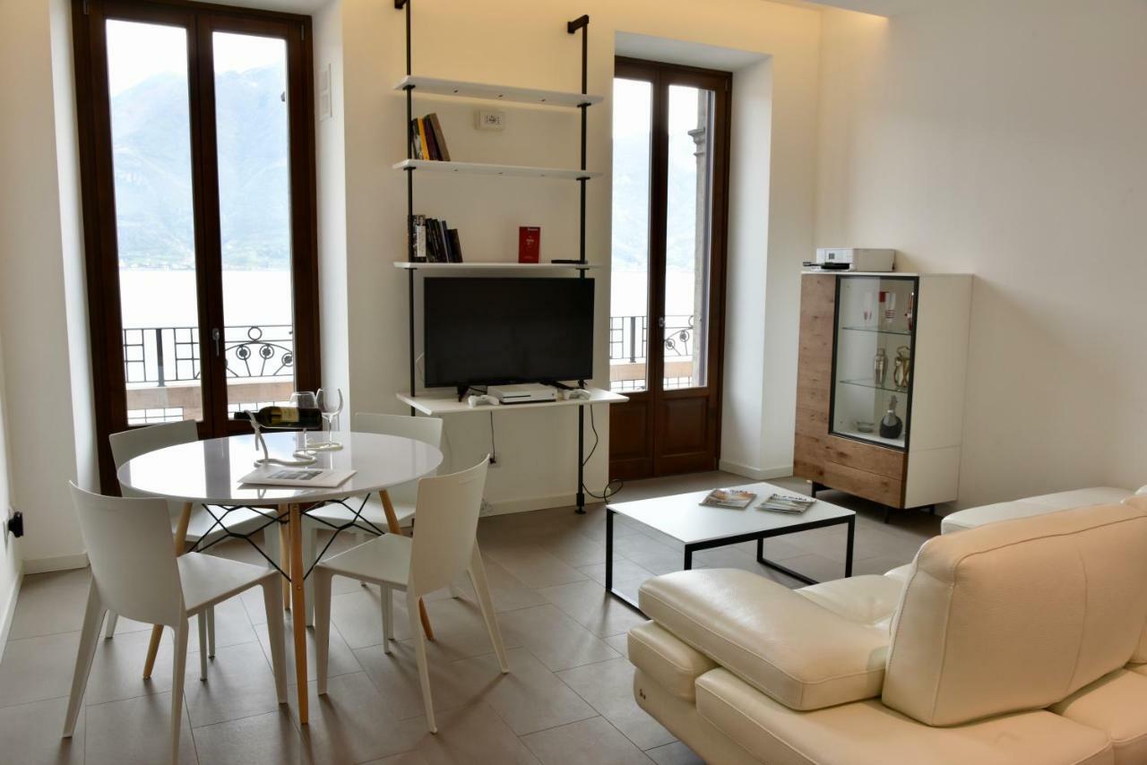 Stylish Lakefront House Ловере Экстерьер фото